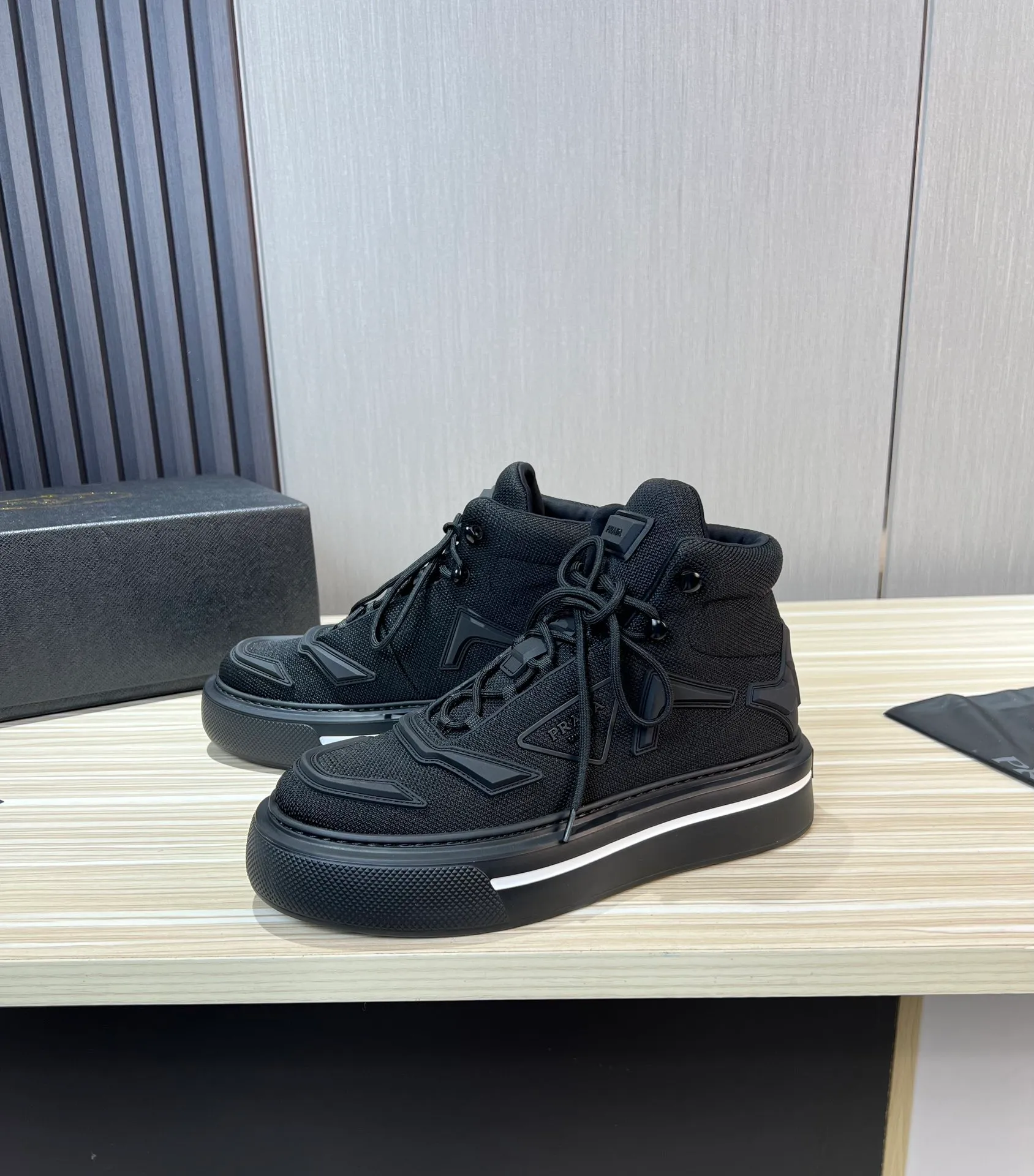 Men's shoes 💰660💰 [PRADA] Popular items in men's shoe counters, synchronized with the official website, high-quality shipments ✔️Original fly-knit film fabric + cowhide lining, 1🆚1 replica, original sole, 38-45 (45 customized, non-refundable)